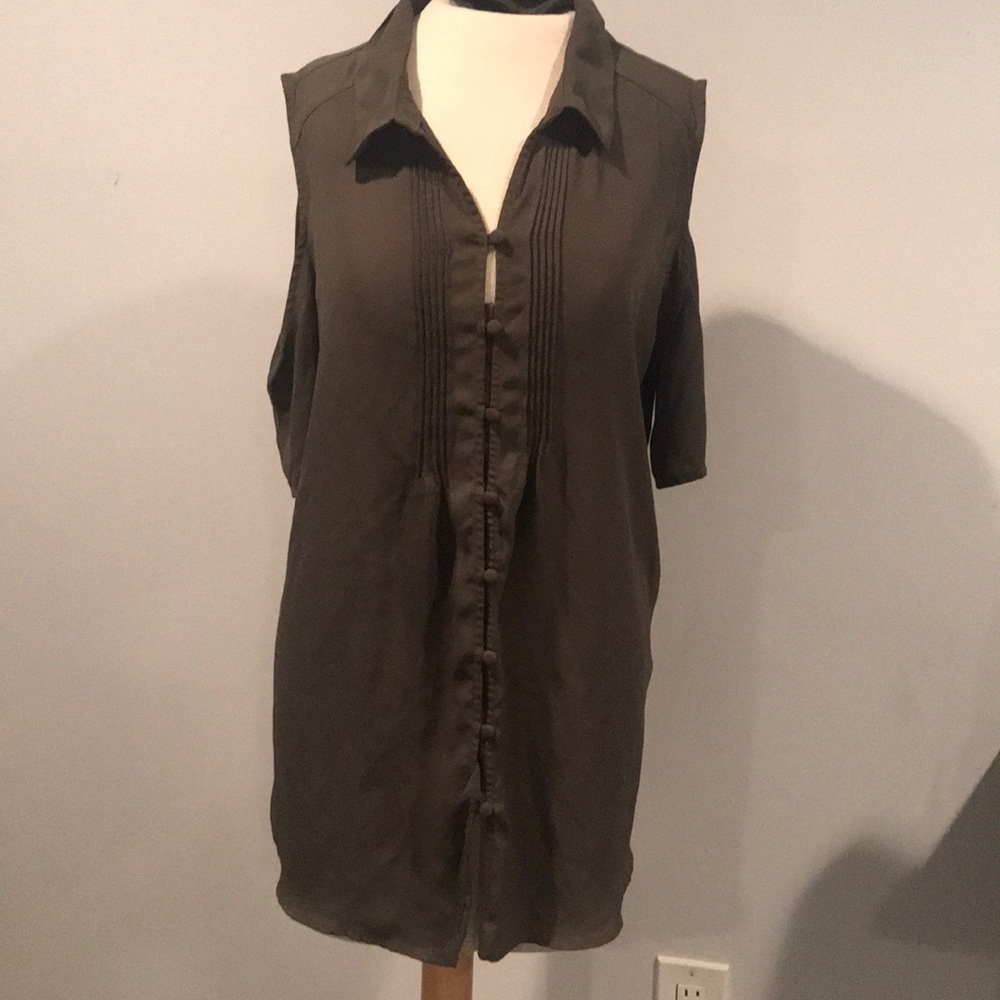 Khaki coloredcold shoulder shirt sleeve blouse